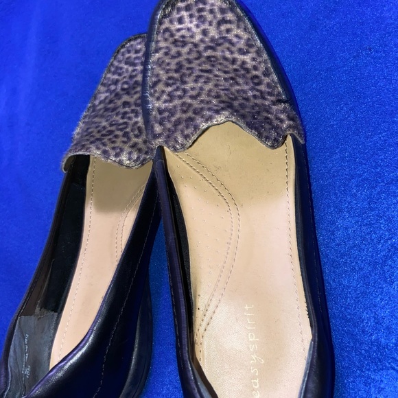 Closed toed flats with cheetah print front - Picture 5 of 6